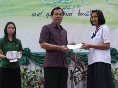 มูลนิธิเพชรพิทยาคม มอบทุนการศึกษา