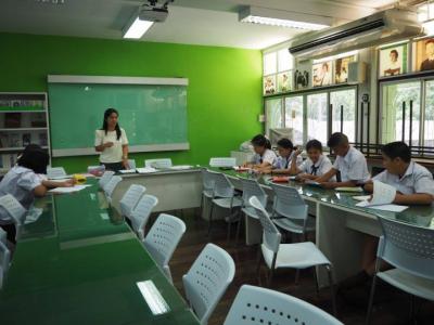 การสอนปรับพื้นฐานนักเรียนชั้น ม.1 และ ม.4 