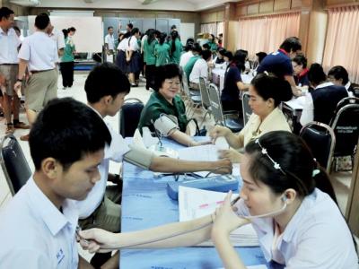 ชาวเขียว-ขาว ร่วมบริจาคโลหิตกับเหล่ากาชาดจังหวัดเพชรบูรณ์และโรงพ